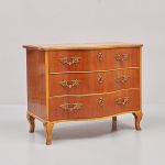 1047 1396 CHEST OF DRAWERS
